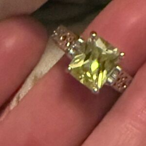 Lia Sophia Silver Ring with Lime Green 💎